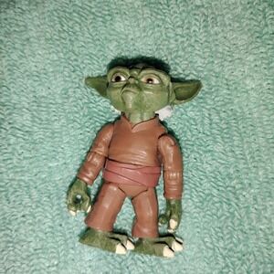 Star Wars Clone Wars Yoda 2009 Hasbro Action Figure 2" Collectors Wars Stars